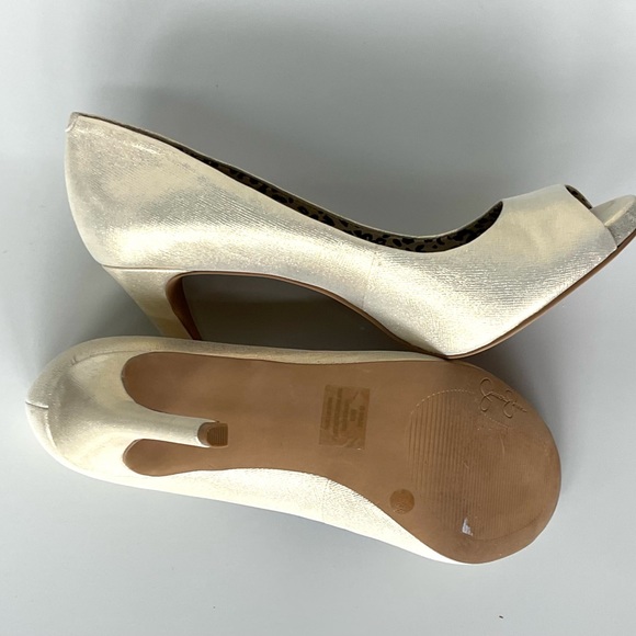 JS-SARAS, gold open-toe heels - Picture 13 of 13